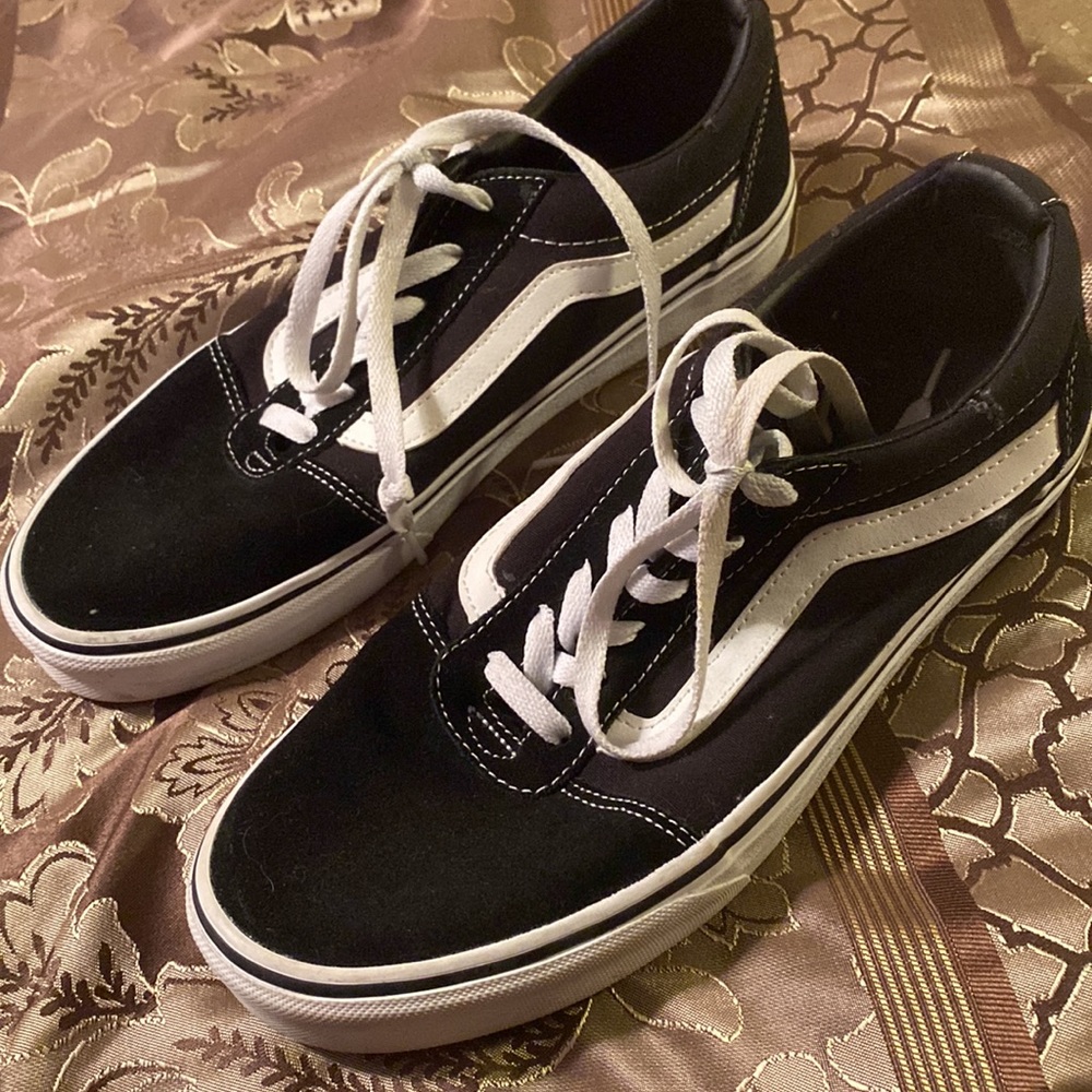 Vans - Picture 2 of 6